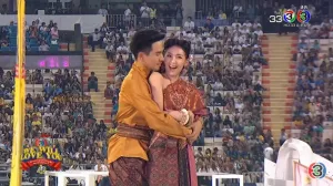 ความคิดเห็นชาวเวียดนามพูดถึงพี่หมืี่นและการะเกดในงานคอนเสิร์ตช่อง 3