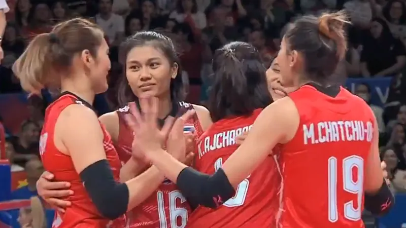 นักตบสาวไทยพลิกแซงจีนไปอย่างสุดมัน 3-2 เซต ศึก VNL2022